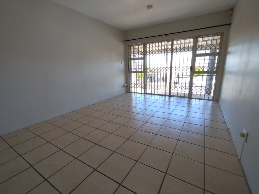 7 Bedroom Property for Sale in Wavecrest Eastern Cape